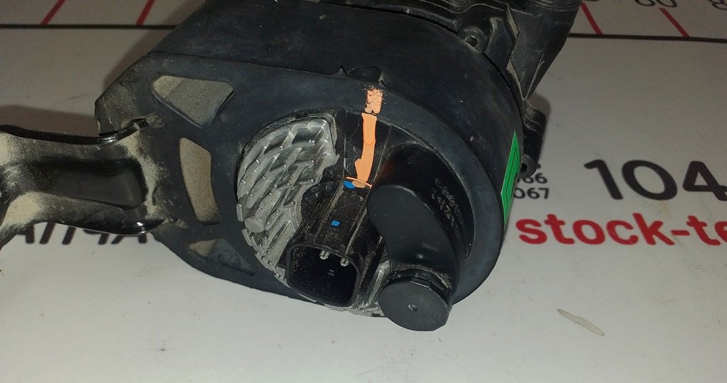 16 Coolant pump AWD Tesla model S 1067473-00-H